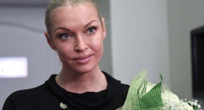 «Я вчера чуть не разбилась в клетке»: Анастасия Волочкова едва не погибла во время выступления