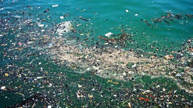 Специалисты назвали главные источники загрязнения Мирового океана пластиком