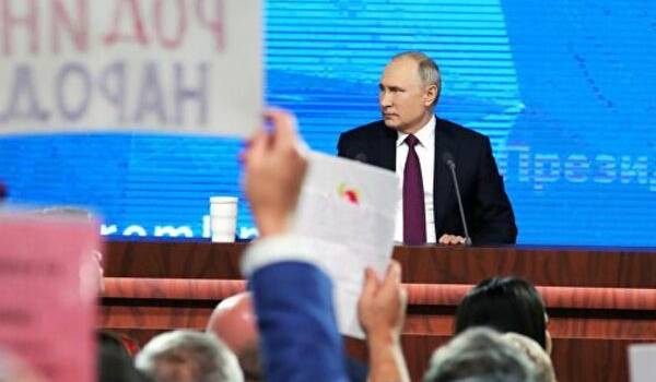 «Нам нужен новый президент, страну 20 лет обворовывают»: россияне взбунтовались из-за большой пресс-конференции Путина