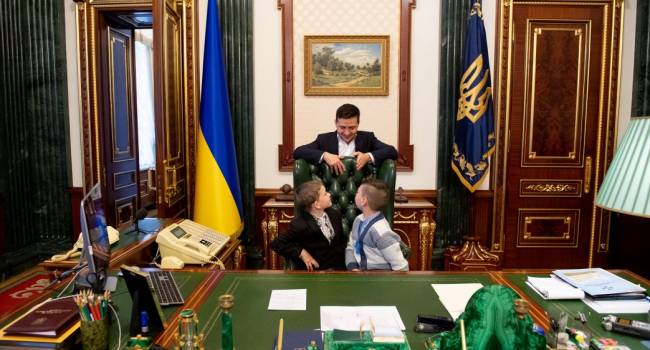 Юрист: тот самый президент лично благословил произвол Авакова, который оставил без отца двух несовершеннолетних детей бойца ССО Юрист: тот самый президент лично благословил произвол Авакова, который оставил без отца двух несовершеннолетних детей бойца ССО