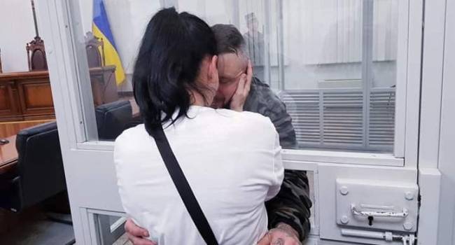 Политолог: адвокатам Антоненко не дают ознакомиться с делом в полном объеме, правоохранители темнят и что-то скрывают Политолог: адвокатам Антоненко не дают ознакомиться с делом в полном объеме, правоохранители темнят и что-то скрывают