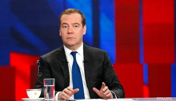 Медведев назвал условия отмены РФ санкций против Украины 