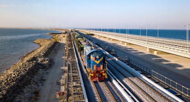 Крым придется отдавать: перед въездом на Крымский мост установят пункты контроля, напоминающие таможенные посты