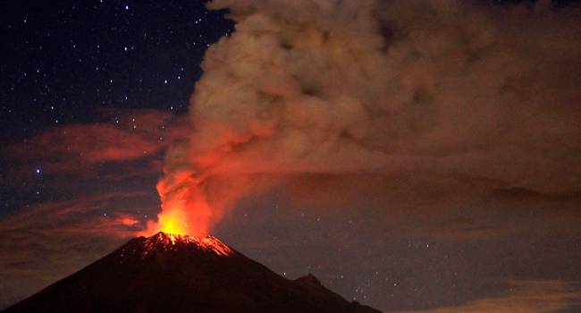 В Мексике началось извержение самого активного вулкана