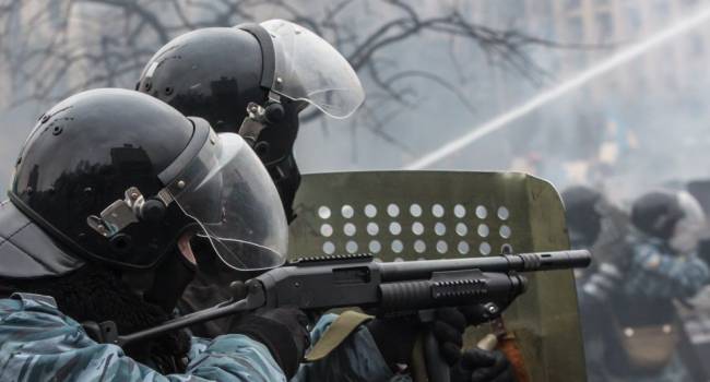 Политолог: интересно, а власти хоть чуточку стыдно, что выдают Москве преступников, которые убивали патриотов Украины?