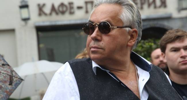 «Вот, что я подумал, почему у Зеленского не идут дела»: Садальский показал странный снимок в вышиванке и рассказал о президенте Украины «Вот, что я подумал, почему у Зеленского не идут дела»: Садальский показал странный снимок в вышиванке и рассказал о президенте Украины