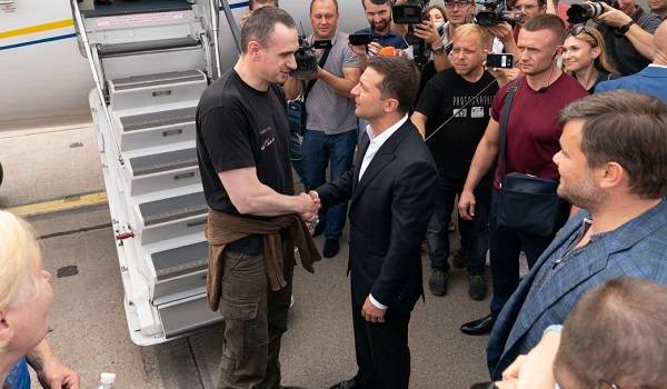 «Не скажут спасибо»: Сенцов жестко прокомментировал обмен пленными 