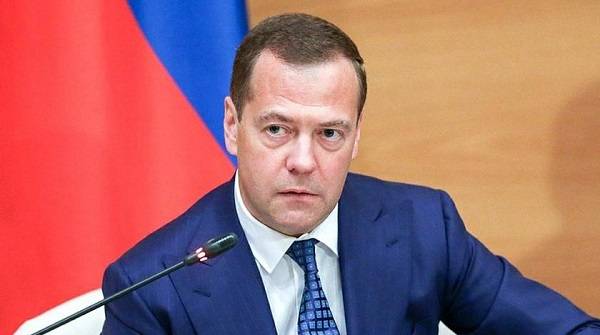 «Довольно болезненный удар»: отправленный в отставку Медведев раскрыл правду об антироссийских санкциях