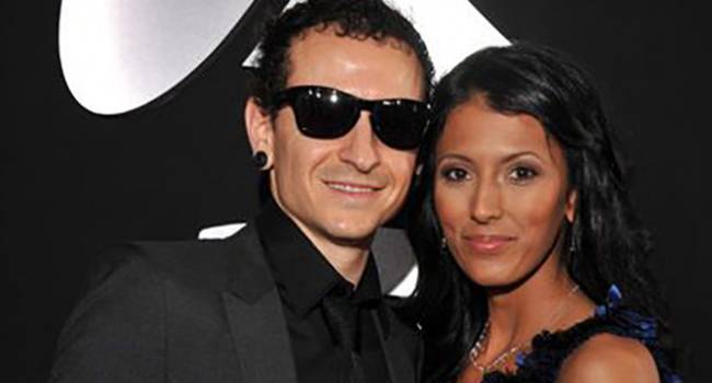 Вдова лидера Linkin Park Честера Беннингтона, покончившего с собой, снова вышла замуж