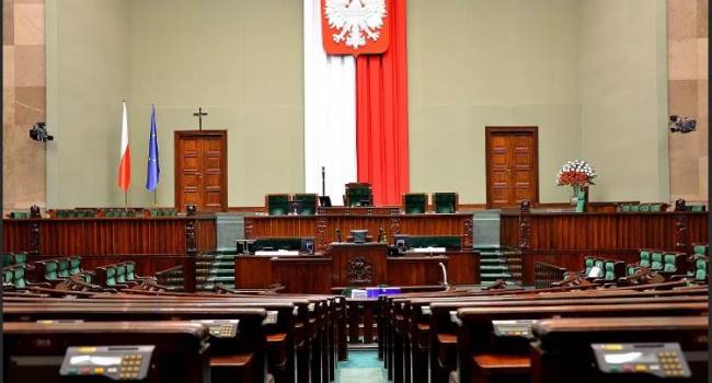 Борьба против лжи: в Польше готовят закон, запрещающий России переписывать историю