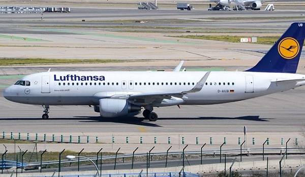 Авиакомпании мира начали массово отменять рейсы в Иран: опубликован список 