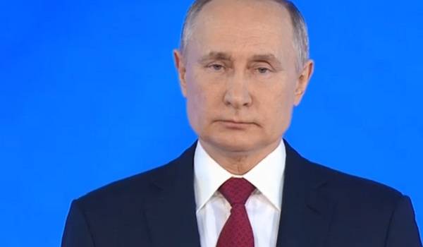 «Москва хочет, чтобы в мире все жили по ее правилам»: Путина заподозрили в подготовке к «вечной власти»