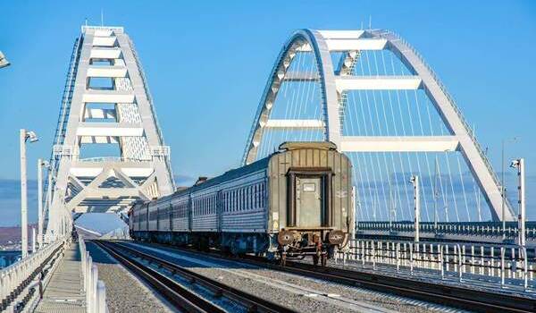 «Кое-как сваяли в угоду одного человека»: эксперт указал на опасность Крымского моста
