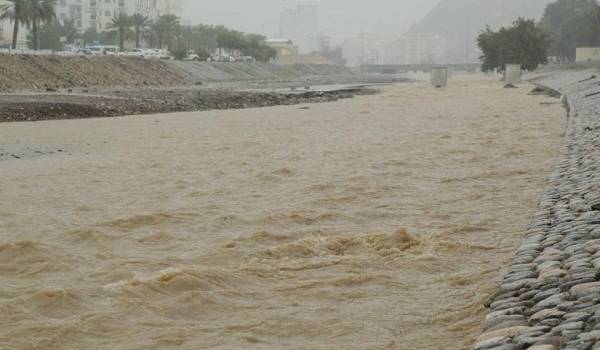 Мощная стихия в Омане: страна страдает от невиданных паводков