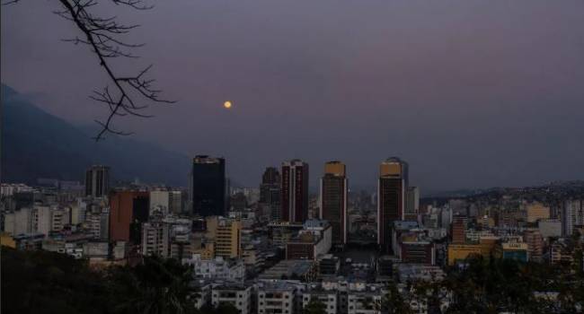 Вся страна погрузилась в темноту: Венесуэла снова осталась без электричества