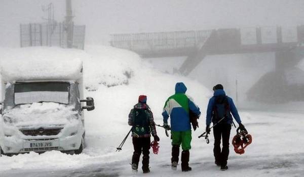 Страшные бури и снегопады: в Испании четыре человека стали жертвами непогоды