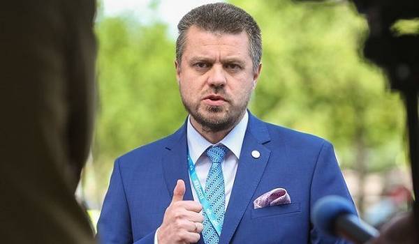 Власти Эстонии обвинили Москву в фальсификации истории Власти Эстонии обвинили Москву в фальсификации истории