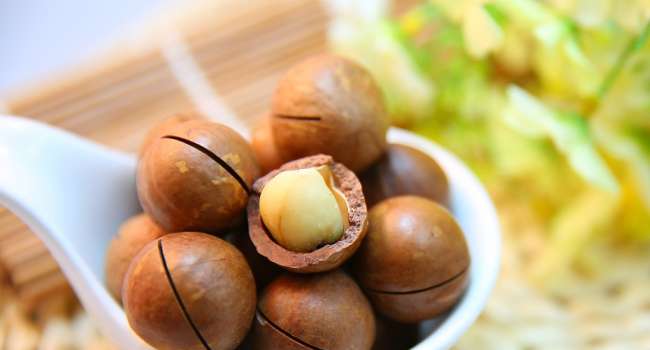 «Он похож на шар и обладает мощным антиоксидантом»: Макадамия - самый дорогой и полезный орех в мире