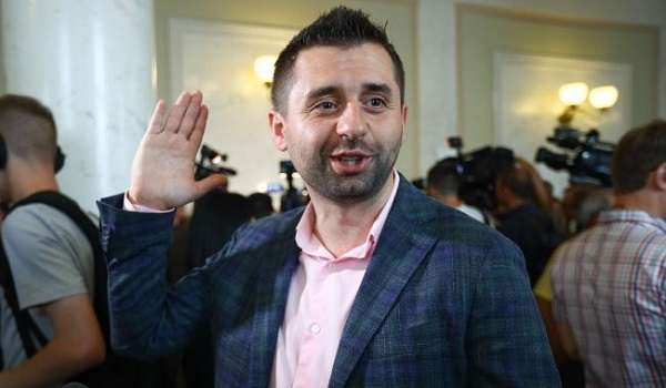 Арахамия рассказал, когда будет принят закон о рынке земли Арахамия рассказал, когда будет принят закон о рынке земли