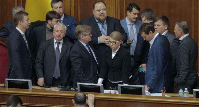 «Это был символ того, что происходящее в Раде не всегда соответствует интересам Украины»: Тимошенко объяснила, почему блокировала парламентскую трибуну