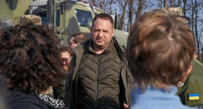 Ермак озвучил позицию Украины по Донбассу, обмену пленными и выборами 