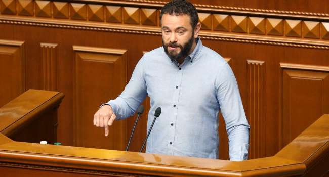 «Вину пытаются переложить на Разумкова»: Дубинский пожаловался на низкое качество управления фракцией «Слуги народа» «Вину пытаются переложить на Разумкова»: Дубинский пожаловался на низкое качество управления фракцией «Слуги народа»