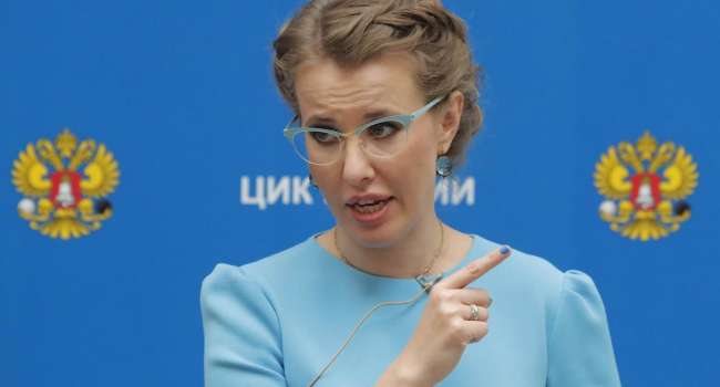 «Стыд и срам! Позор! И вы баллотировались в президенты»: Ксения Собчак разгневала сеть, показав свою обнаженную грудь и грудь своих подружек