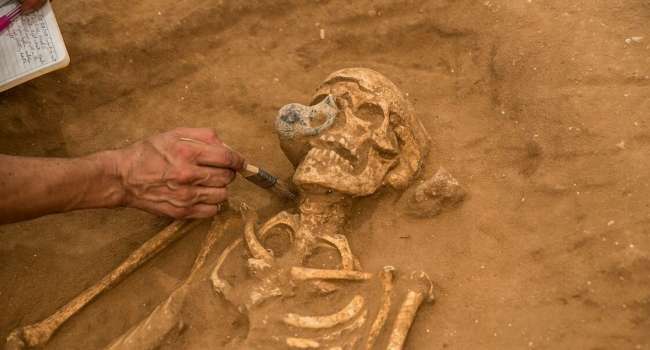 Хоронили необычно: археологи из Китая обнаружили древние захоронения карлика