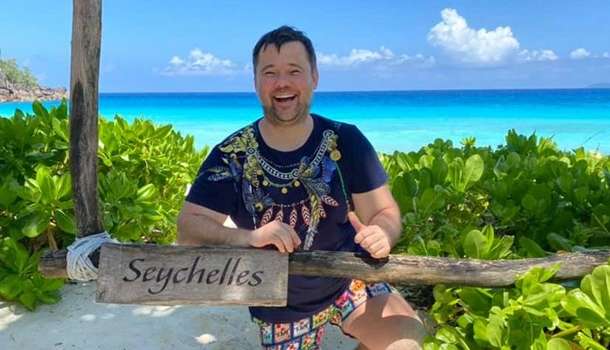 «Понимаю, Вам нелегко…»: Богдан после отставки отправился на отдых на Сейшелы
