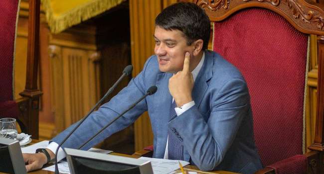 «Дело без старания — только рук марание»: Разумков призвал депутатов в рабочее время заниматься государственными делами