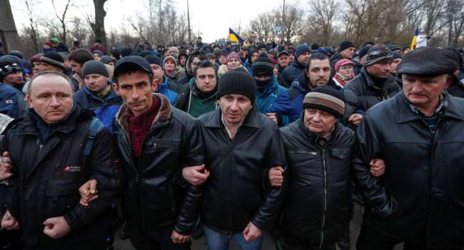 «С утра подтянулись машины на днепровских номерах»: Волонтер сообщил, что в протестах в Новых Санжарах принимали участие «гастролеры» «С утра подтянулись машины на днепровских номерах»: Волонтер сообщил, что в протестах в Новых Санжарах принимали участие «гастролеры»
