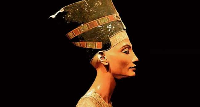 Ученые заявили об обнаружении гробницы Нефертити