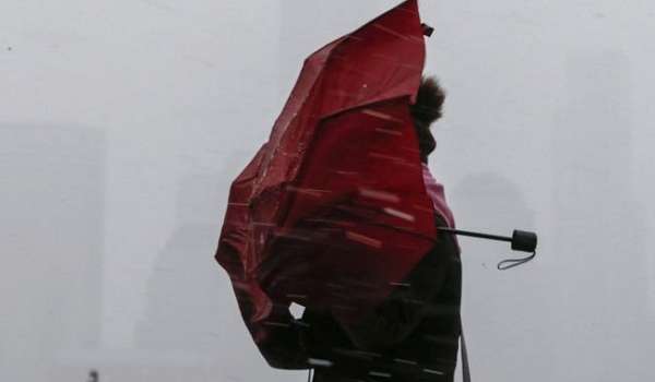 До 40 метров в секунду: украинцев предупредили о штормовом ветре 