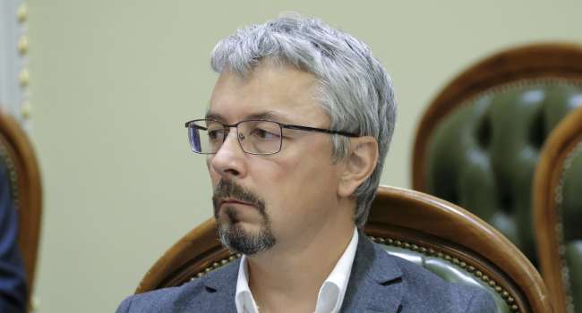 Политолог: пусть Ткаченко выйдет и прямо скажет, в интересах кого он собрался вносить изменения в языковой закон?