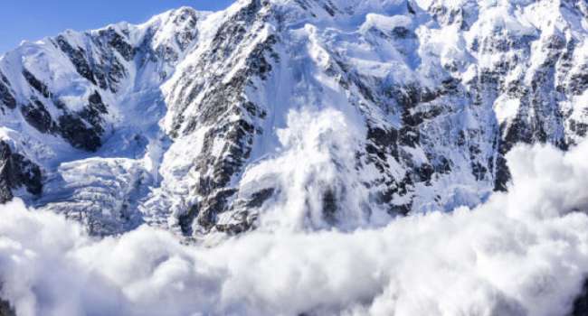 Большая опасность: В ГСЧС предупреждают о сходе лавин в Карпатах