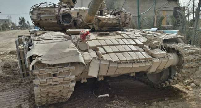 Оппозиция Сирии на БМП пошла на таран танка Т-72 войск Асада и Путина 