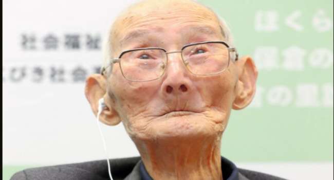 Не дожил всего 9 дней: скончался старейший мужчина планеты