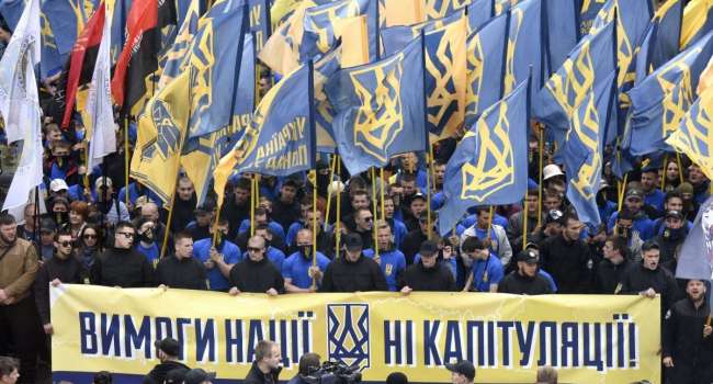 Заявления Зеленского о мире на Донбассе противоречат требованию украинского общества, не соглашающегося на капитуляцию - Зубов