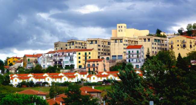 Власти курортного города в Италии предлагают новым жителям бесплатную аренду жилья