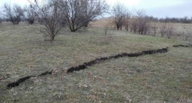 Почва уходит из-под ног: в Днепропетровской области обнаружили аномалию