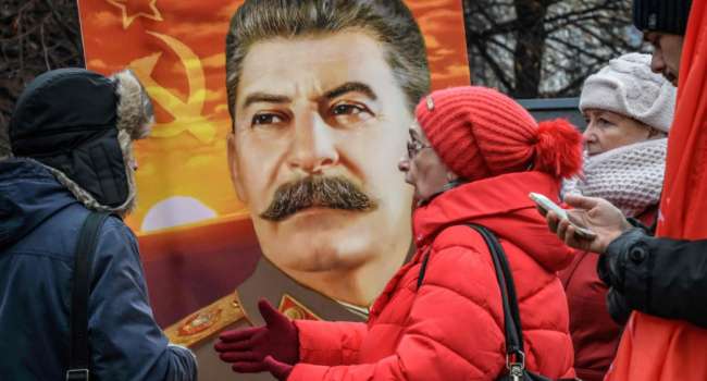 Историк: любителям Сталина и «совка» будет полезно узнать, что изъяли после смерти отца народов из его сейфа – это многое проясняет