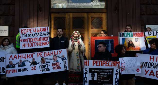 Зеленский, не превращайтесь в Януковича: в «ЕС» призвали президента прекратить политические преследования против Порошенко