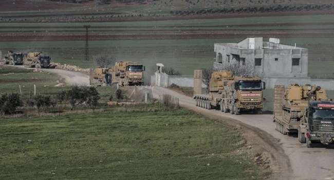 «Будет жесткая война»: Турция перебросила в Идлиб огромное количество военной техники