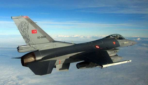 Истребитель F-16 сил Турции ударил ракетой по бомбардировщику «Су-22» в Сирии 