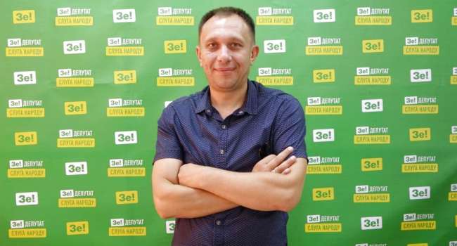 Депутат от «Слуги народа» писал объяснительную записку на имя Арахамии, объясняя, почему он не голосовал за правительство Шмыгаля