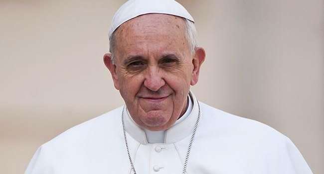Папа Франциск впервые провел воскресную проповедь через видеотрансляцию