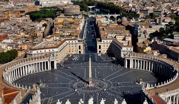 Площадь Святого Петра в Ватикане будет закрыта для посещения туристами из-за коронавируса