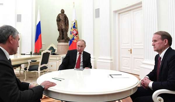 В ОПЗЖ прокомментировали визит Медведчука и Рабиновича в Москву