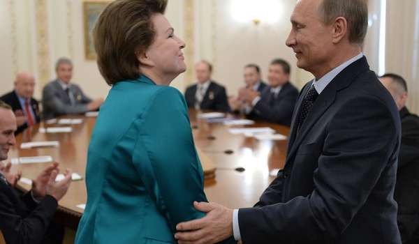 «Просили простые люди»: Терешкова прокомментировала решение обнулить сроки  Путина