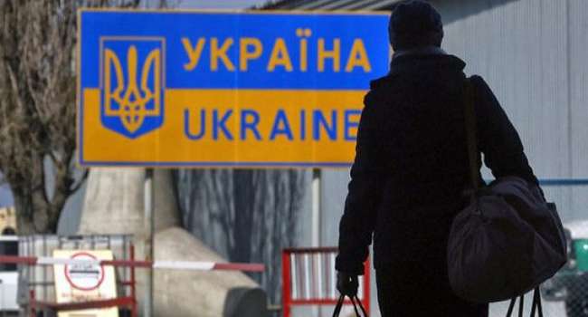 Эксперт: многих украинских заробитчан отправят на родину из Европы при первой же возможности
